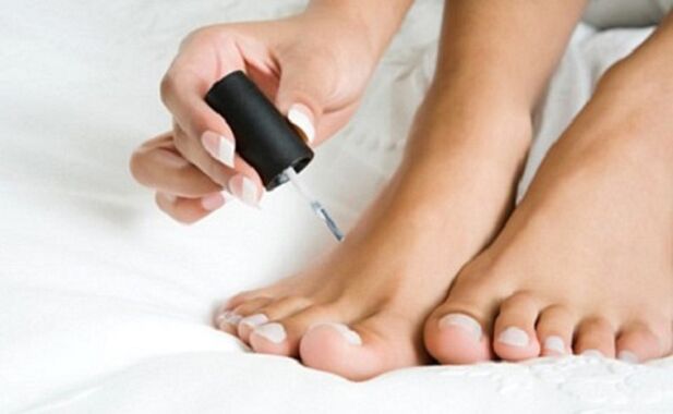 Healing spray from nail fungus